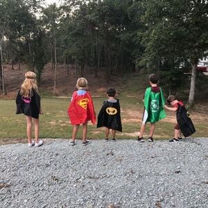 💥 SALE 💥 Superhero Kids Costume Set - Cape and Mask